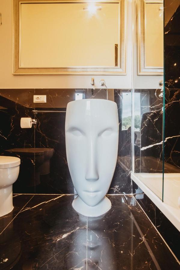 Pensión Prince's Colosseum Collection